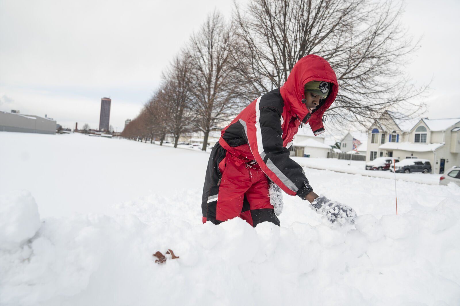Snow fort weather
